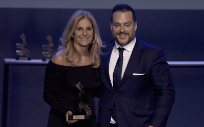 Fede Quintero entrega el premio a Arantxa Sánchez-Vicario Fede Quintero entrega el premio a Arantxa Sánchez-Vicario